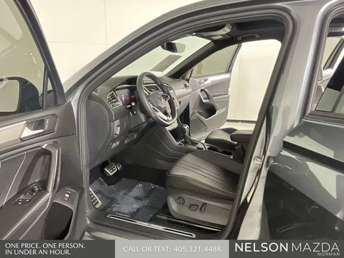Used 2022 Volkswagen Tiguan SE R-Line AWD/4WD image 11