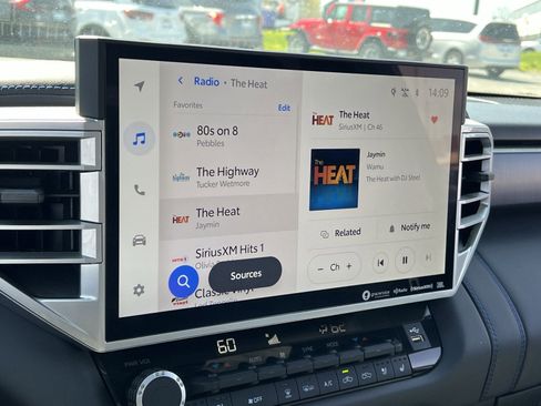 Used 2023 Toyota Tundra Platinum image 25