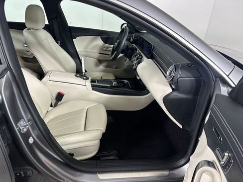 Used 2024 Mercedes-Benz CLA 250 4MATIC image 27