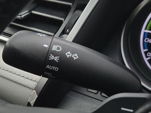 Used 2023 Toyota Camry SE image 29