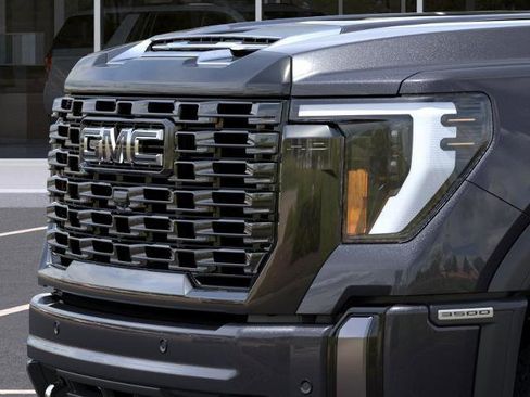 New 2026 GMC Sierra 3500 Denali Ultimate AWD/4WD image 13