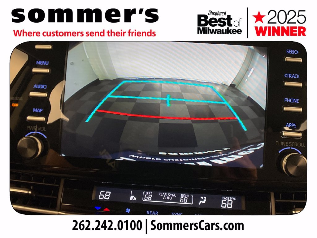Used 2022 Toyota Sienna XLE FWD image 17