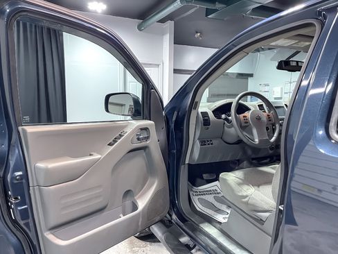 Used 2021 Nissan Frontier SV image 11