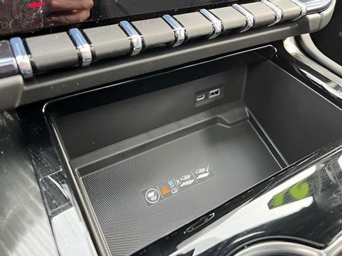 New 2026 GMC Yukon AT4 w/ LPO, Floor Liner Package image 20