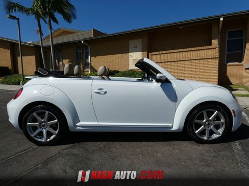 Used 2014 Volkswagen Beetle TDI FWD image 7