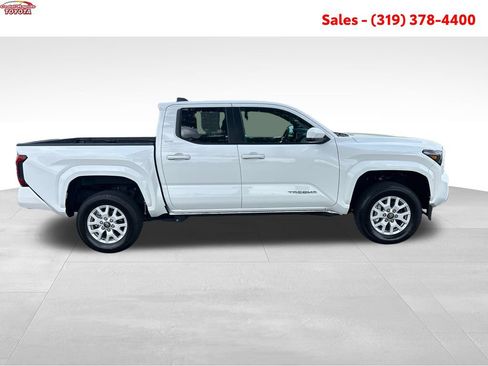 Certified 2024 Toyota Tacoma SR5 AWD/4WD image 8