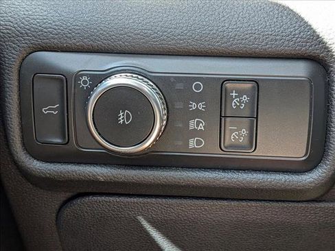 Used 2021 Ford Explorer XLT w/ Equipment Group 202A image 9