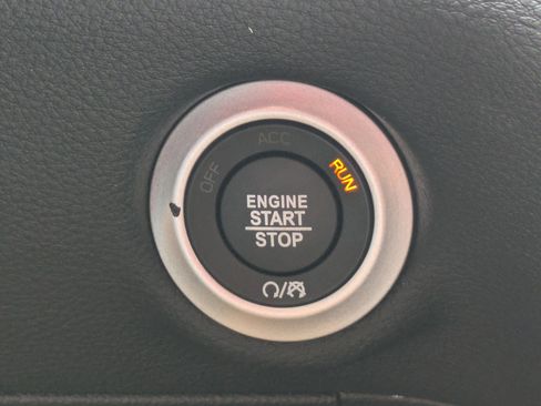 New 2026 Chrysler Pacifica Select image 17