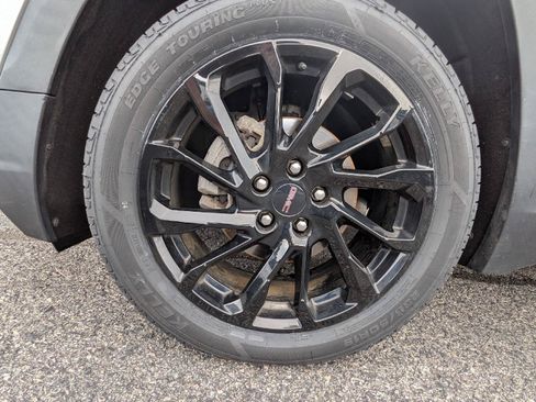 Used 2023 GMC Terrain SLE w/ Elevation Edition AWD/4WD image 10
