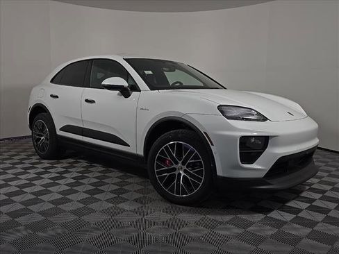 Certified 2025 Porsche Macan 4S Electric image 9