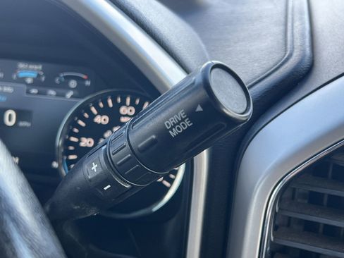 Used 2019 Ford F150 Lariat w/ Trailer Tow Package image 16