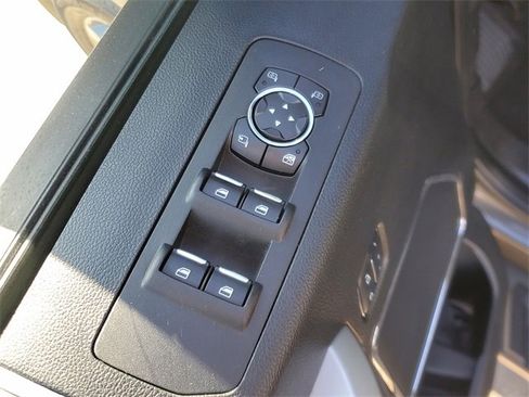 Used 2016 Ford F150 Lariat image 19