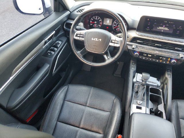 Used 2022 Kia Telluride EX w/ EX Premium Package FWD image 7