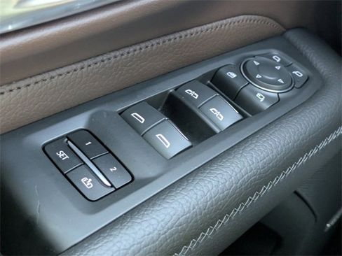 Used 2021 GMC Yukon XL Denali image 19