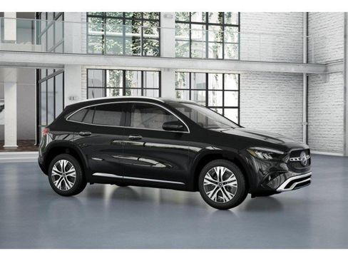 Certified 2025 Mercedes-Benz GLA 250 image 25