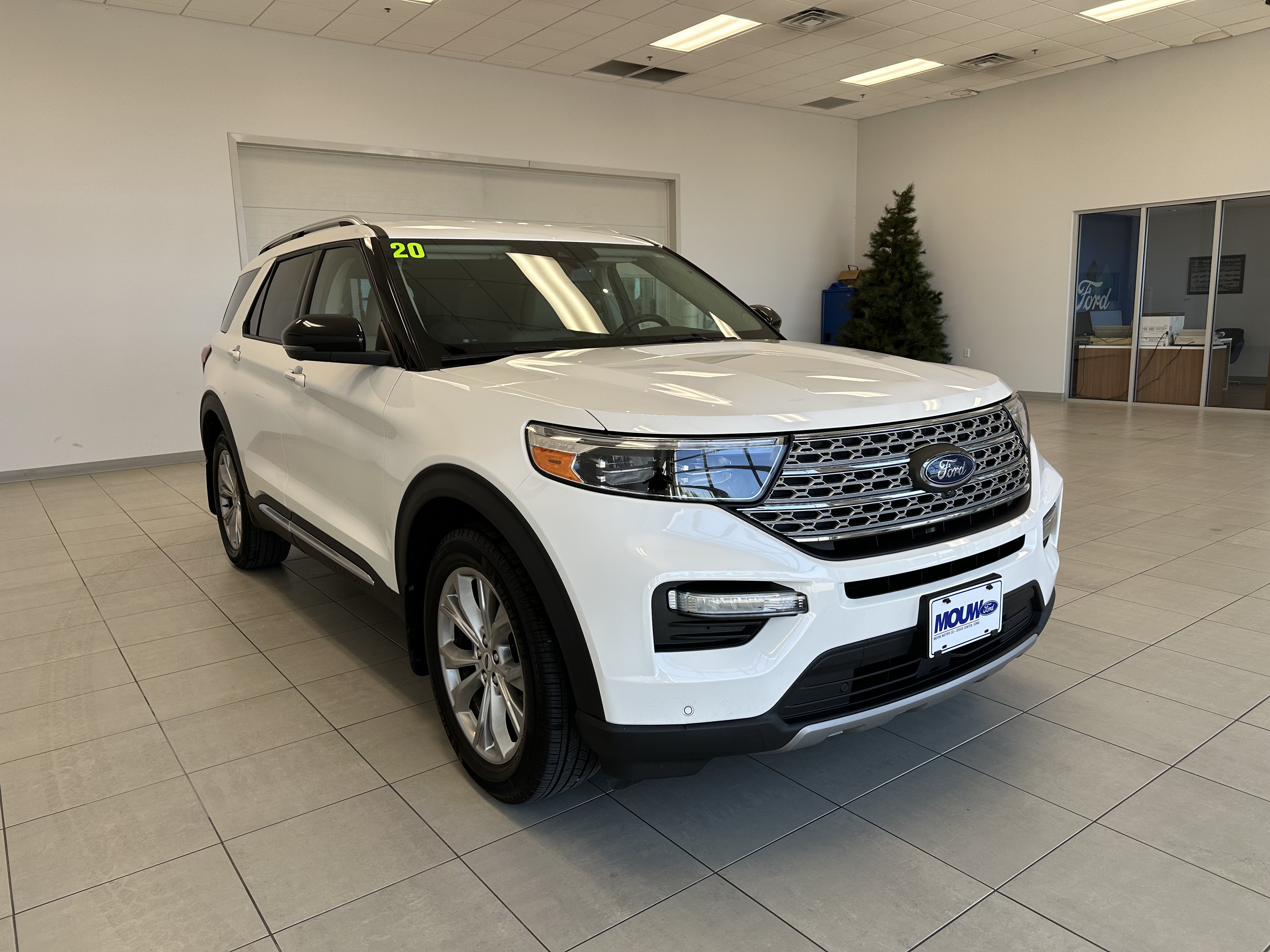 Used 2020 Ford Explorer Limited AWD/4WD image 4
