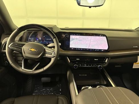New 2026 Chevrolet Suburban High Country AWD/4WD image 24