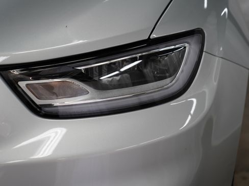 New 2026 Chrysler Pacifica Select AWD/4WD image 15