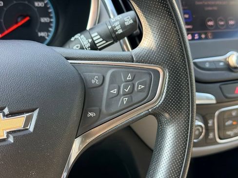 Used 2020 Chevrolet Equinox LS w/ LS Convenience Package AWD/4WD image 12