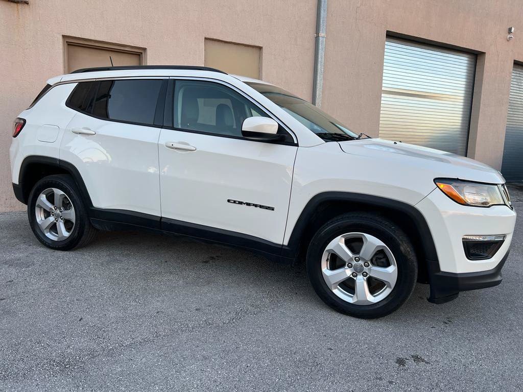 Used 2018 Jeep Compass Latitude w/ Popular Equipment Group FWD image 16