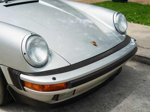 Used 1989 Porsche 911 Carrera RWD image 10