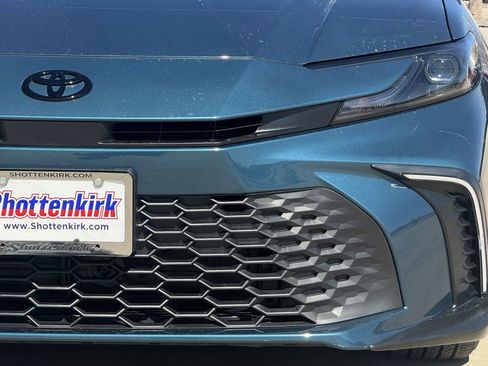 Used 2026 Toyota Camry SE w/ Convenience Package image 8