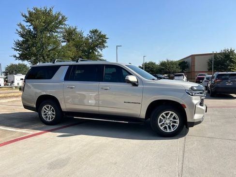 Used 2022 Chevrolet Suburban LS w/ Max Trailering Package AWD/4WD image 2