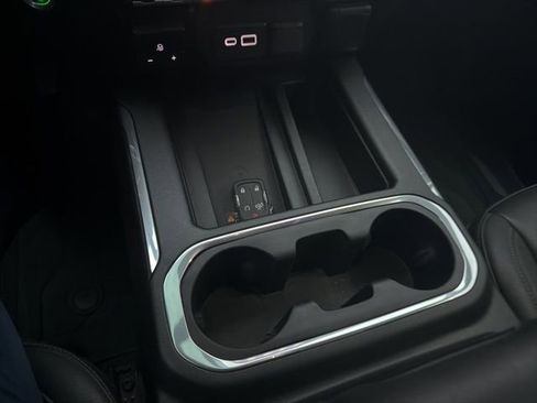 Used 2022 GMC Sierra 2500 SLT w/ SLT Preferred Package image 5