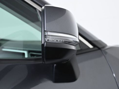 Used 2022 Toyota RAV4 Limited image 10