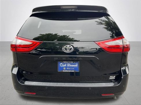 Used 2017 Toyota Sienna XLE w/ XLE Navigation Package AWD/4WD image 6