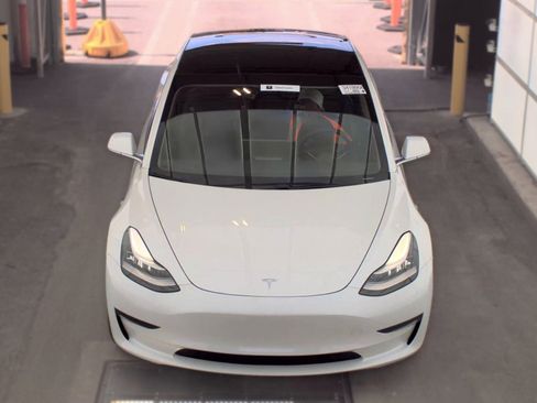 Used 2020 Tesla Model 3 Standard Range Plus RWD image 2