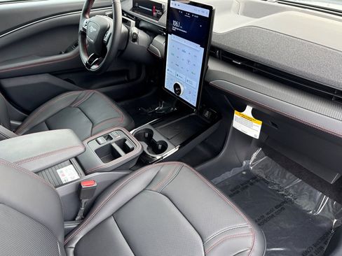 Used 2025 Ford Mustang Mach-E Premium w/ Sport Appearance Package image 15