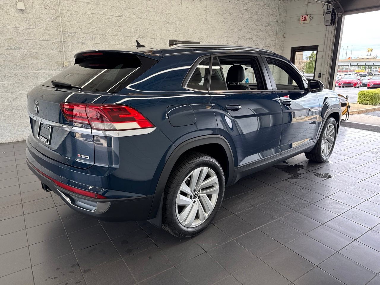 Used 2021 Volkswagen Atlas Cross Sport SE w/ Panoramic Sunroof Package AWD/4WD image 8