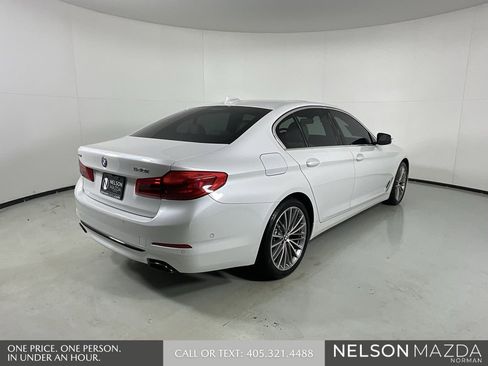Used 2020 BMW 540i w/ Premium Package image 7