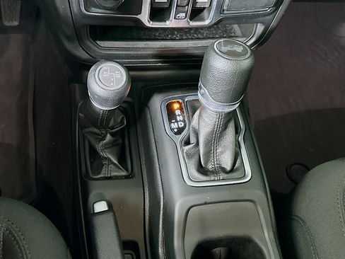 Used 2023 Jeep Wrangler Unlimited w/ Cold Weather Group AWD/4WD image 24