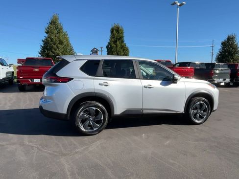 Used 2024 Nissan Rogue SV image 43