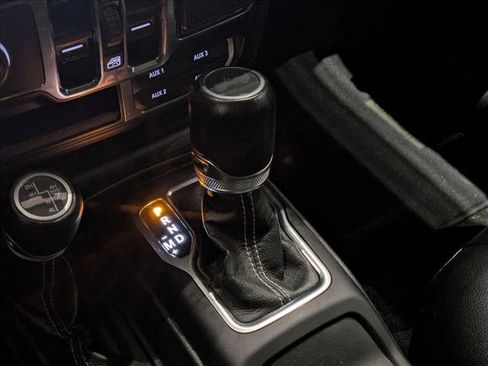 Used 2022 Jeep Wrangler Unlimited Sahara w/ Cold Weather Group image 12