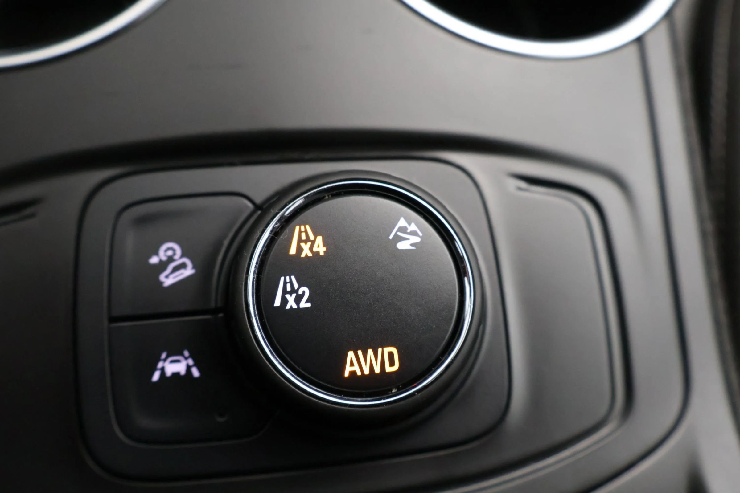 Used 2024 GMC Terrain SLE AWD/4WD image 32