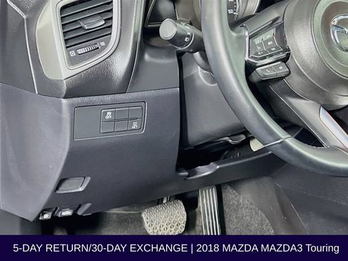 Used 2018 MAZDA MAZDA3 Touring FWD image 12