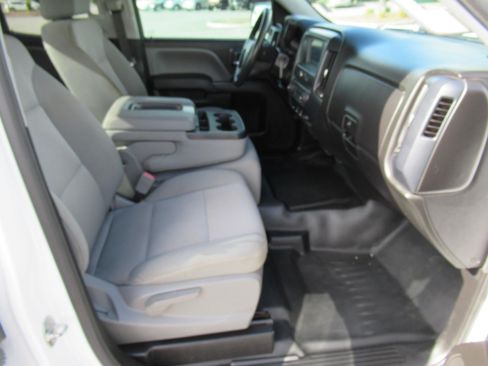 Used 2018 Chevrolet Silverado 1500 Custom w/ Trailering Package RWD image 10
