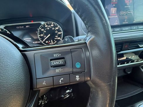 Used 2021 Nissan Rogue SV w/ Premium Package image 29