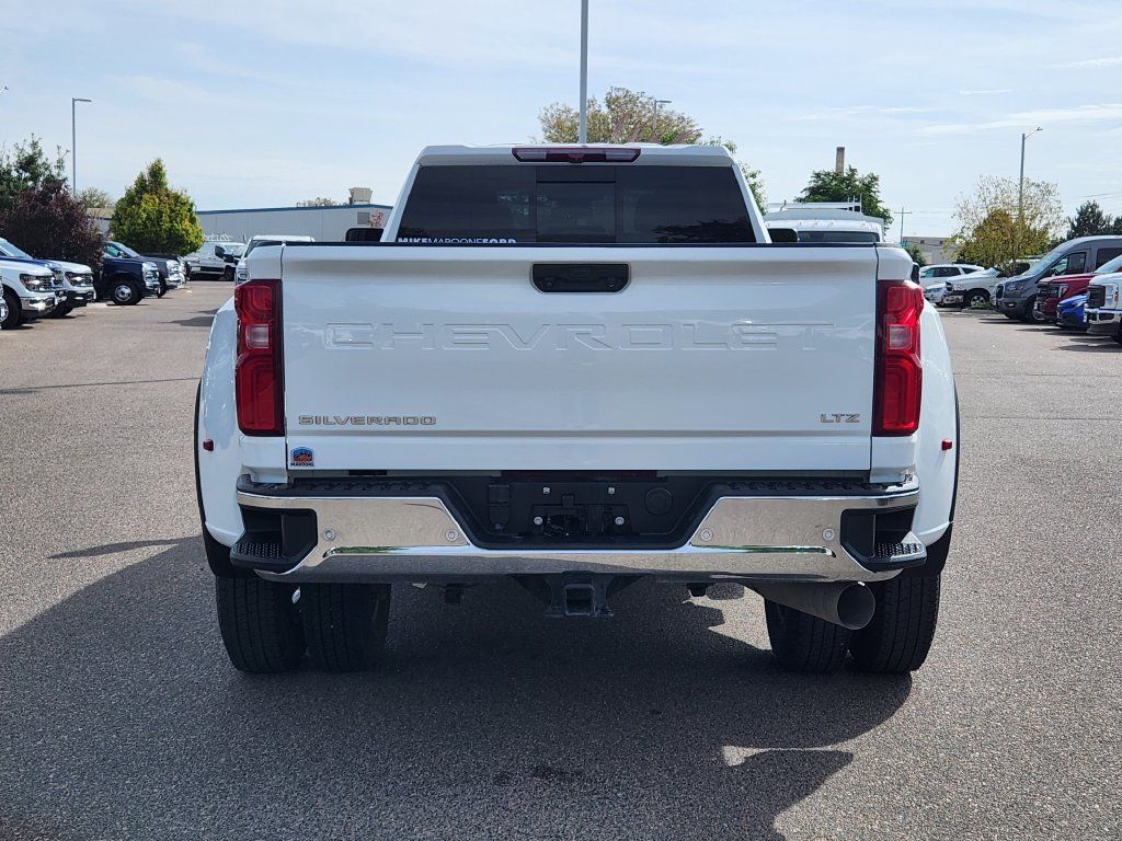 Used 2024 Chevrolet Silverado 3500 LTZ w/ LTZ Plus Package AWD/4WD image 6