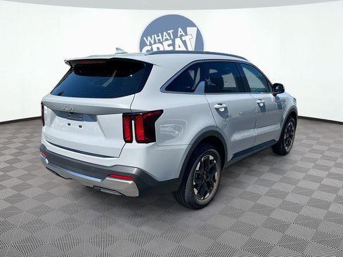 Certified 2025 Kia Sorento S image 6