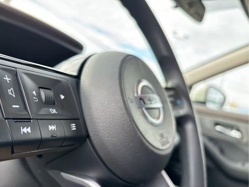 Used 2021 Nissan Rogue SV image 11