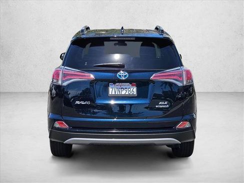 Used 2017 Toyota RAV4 XLE AWD/4WD image 6
