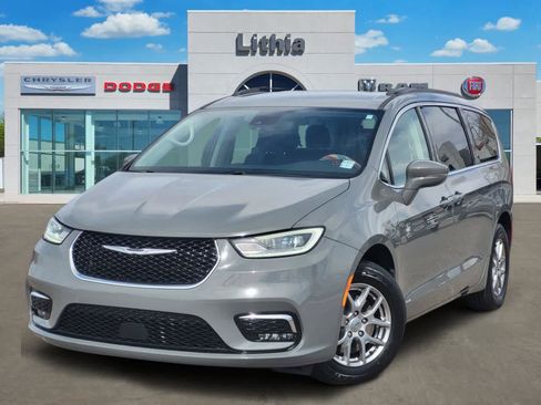 Used 2021 Chrysler Pacifica Touring FWD image 1