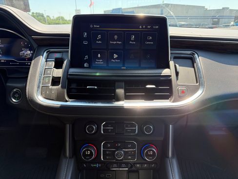 Used 2023 Chevrolet Suburban Premier AWD/4WD image 19