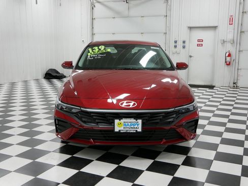 New 2025 Hyundai Elantra SE image 7