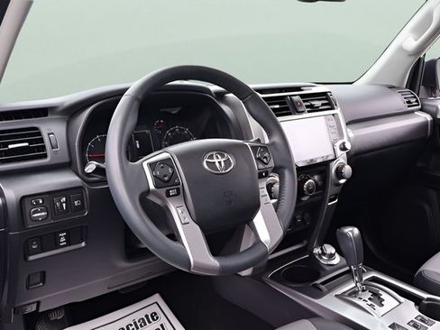 Used 2021 Toyota 4Runner SR5 Premium w/ Moonroof Package AWD/4WD image 15