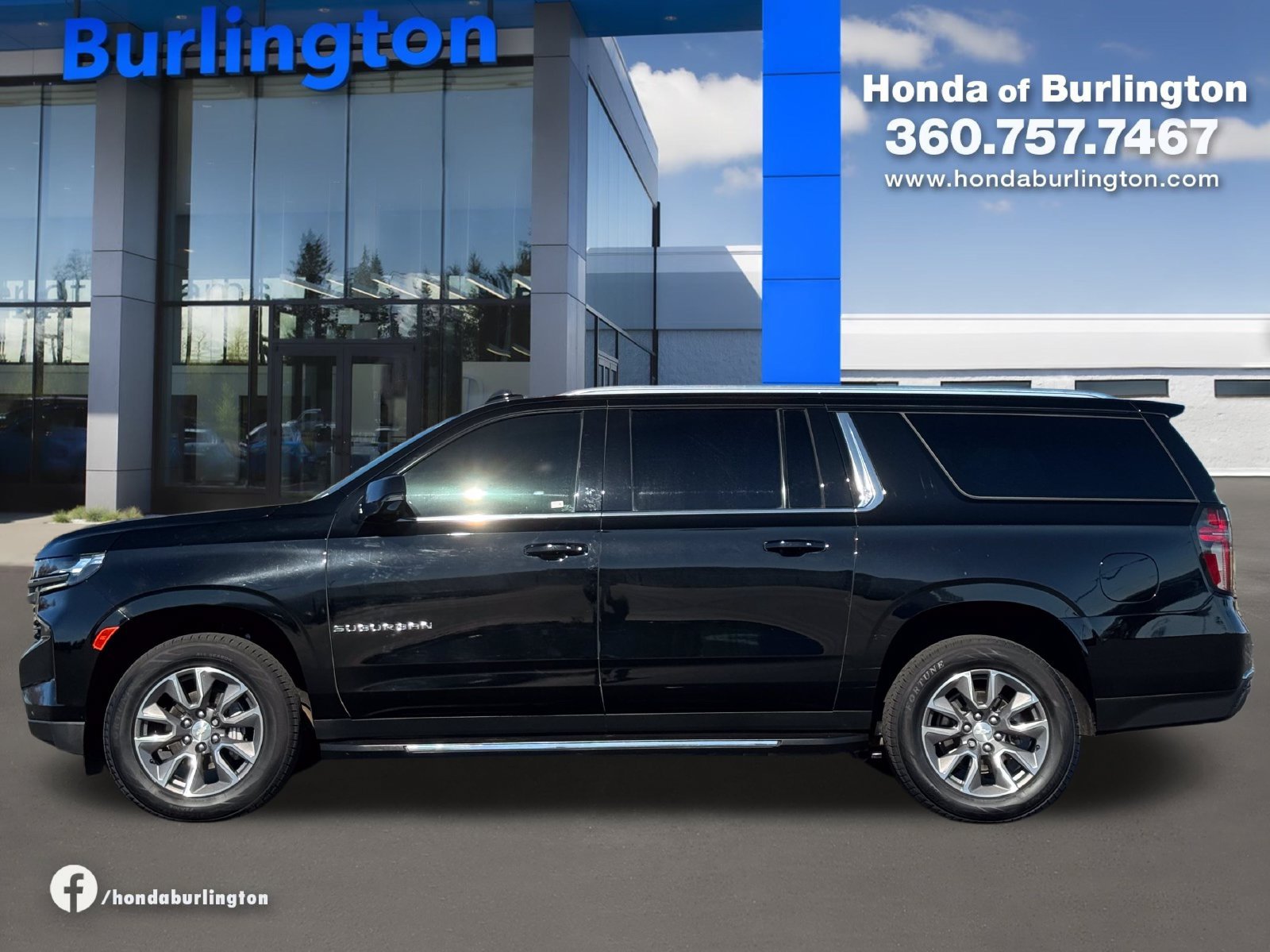Used 2022 Chevrolet Suburban LT w/ LT Signature Plus Package AWD/4WD image 3